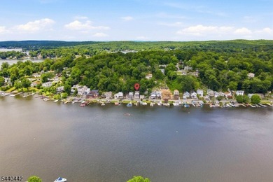 Waterfront, newly renovated retreat on Lake Hopatcong! Tucked - photo 24