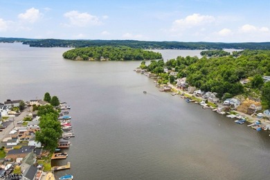 Waterfront, newly renovated retreat on Lake Hopatcong! Tucked - photo 25