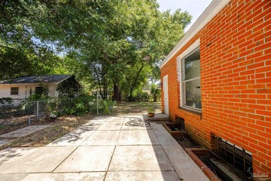 Turnkey and fully renovated! Welcome to 402 Rue Max St., a - photo 26