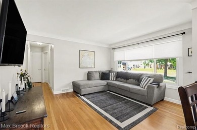Enjoy waterfront living in this beautifully updated brick ranch - photo 5