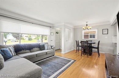 Enjoy waterfront living in this beautifully updated brick ranch - photo 6
