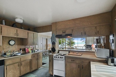 Discover lakeside living at it's finest with this extraordinary - photo 9