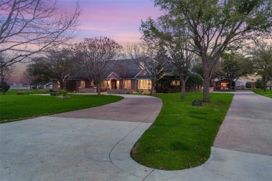 (private lake, pond, creek) Home For Sale in Rockwall Texas