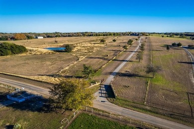 (private lake, pond, creek) Acreage For Sale in Grandview Texas