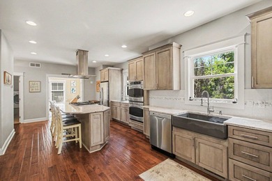 Welcome to this spacious 5-bedroom home showcasing high-end - photo 14