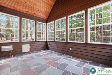 Welcome to your lakefront retreat in the heart of the Poconos - photo 17