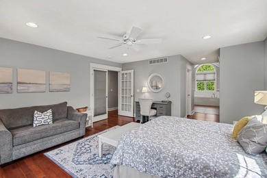 Welcome to this spacious 5-bedroom home showcasing high-end - photo 22