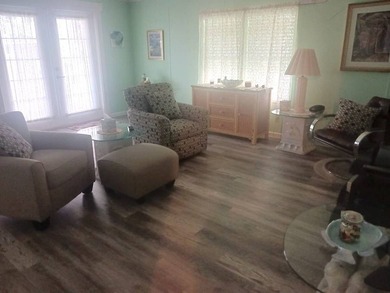 This lovely 1985 (26x52, 1,352 sq. ft.) Coro manufactured home - photo 22