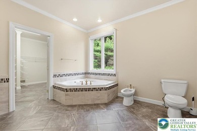 Welcome to your lakefront retreat in the heart of the Poconos - photo 24