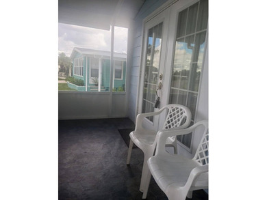 This lovely 1985 (26x52, 1,352 sq. ft.) Coro manufactured home - photo 27