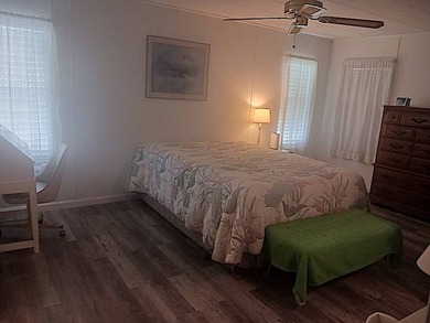 This lovely 1985 (26x52, 1,352 sq. ft.) Coro manufactured home - photo 29