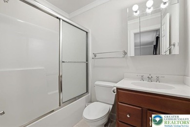 Welcome to your lakefront retreat in the heart of the Poconos - photo 30