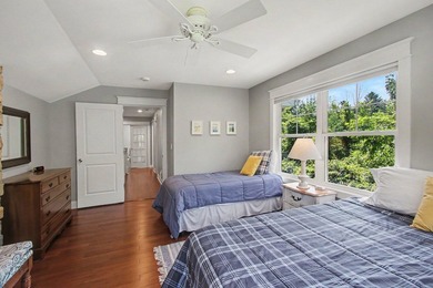 Welcome to this spacious 5-bedroom home showcasing high-end - photo 31
