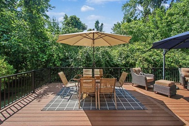 Welcome to this spacious 5-bedroom home showcasing high-end - photo 42