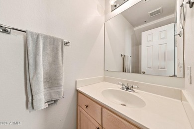 Beautiful townhome in the sought after neighborhood of The - photo 10