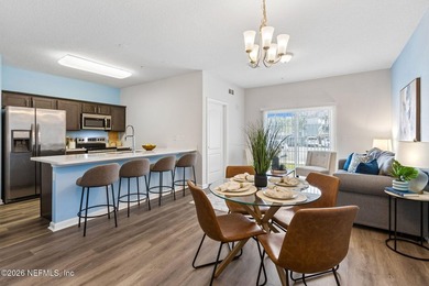 Welcome home to this refreshed first-floor 2-bedroom, 2-bath - photo 7