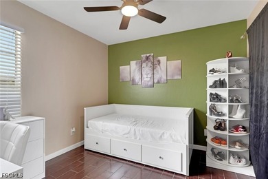Located in a non flood zone with no flood insurance required - photo 20