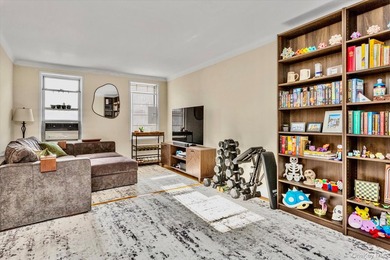 Oversized and bright two bedroom, one bathroom corner apartment - photo 4
