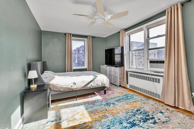 Oversized and bright two bedroom, one bathroom corner apartment - photo 9