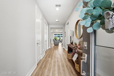 This nearly new, beautifully upgraded 3-bedroom, 2.5-bath home - photo 6