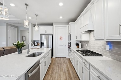 This nearly new, beautifully upgraded 3-bedroom, 2.5-bath home - photo 9