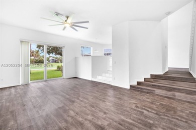 Superb 4 bedroom golf front home - with extra small loft, 3 full - photo 10