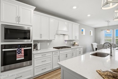 This nearly new, beautifully upgraded 3-bedroom, 2.5-bath home - photo 10