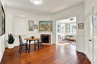 Located in Savannah's Landmark Historic District, this - photo 9