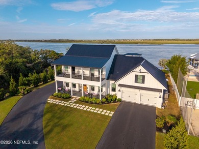 Custom Intracoastal Estate with Guest House, Covered Boathouse & - photo 2