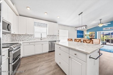 Showpiece Upgrades - Prime Cul-de-Sac Waterfront - Move-In Ready - photo 13