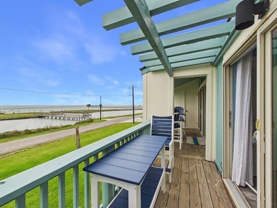 Welcome to your dream waterfront retreat, famously featured on - photo 14