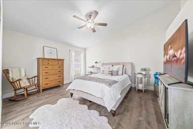 Showpiece Upgrades - Prime Cul-de-Sac Waterfront - Move-In Ready - photo 18