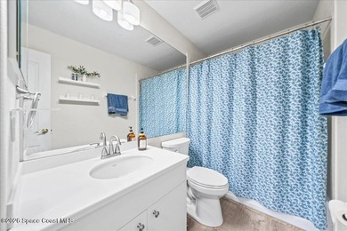 Showpiece Upgrades - Prime Cul-de-Sac Waterfront - Move-In Ready - photo 25
