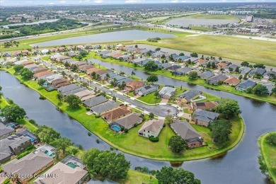 Showpiece Upgrades - Prime Cul-de-Sac Waterfront - Move-In Ready - photo 37