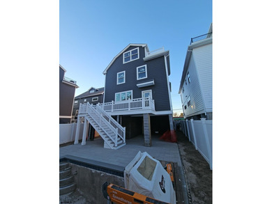 EXCEPTIONAL NEW CONSTRUCTION -- COASTAL LUXURY LIVING!! Welcome