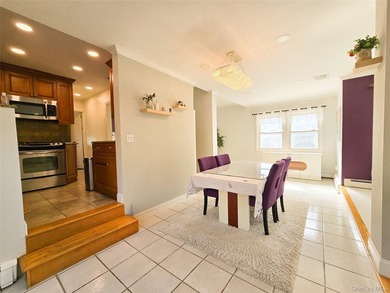 This Home Feature Very Bright 4 Bedrooms,2 Full Bath. Ceramic - photo 12
