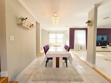 This Home Feature Very Bright 4 Bedrooms,2 Full Bath. Ceramic - photo 13