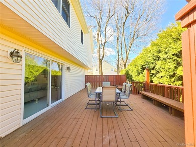 This Home Feature Very Bright 4 Bedrooms,2 Full Bath. Ceramic - photo 24