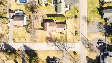 This Home Feature Very Bright 4 Bedrooms,2 Full Bath. Ceramic - photo 26
