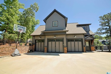 INCREDIBLE 6 BEDROOM, 6.5 BATH CUSTOM BUILT HOME ON THE SOUTH - photo 3