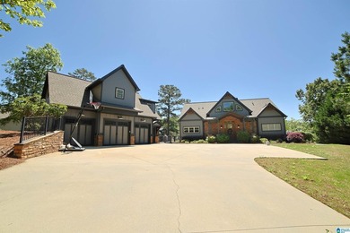 INCREDIBLE 6 BEDROOM, 6.5 BATH CUSTOM BUILT HOME ON THE SOUTH - photo 4