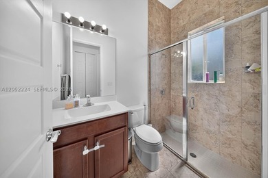 Soaring high ceilings creates an inmediate sense of grandeur and - photo 8
