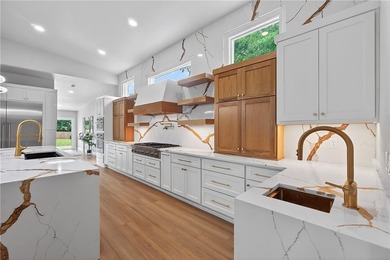Luxury estate living meets executive convenience in this fully - photo 5