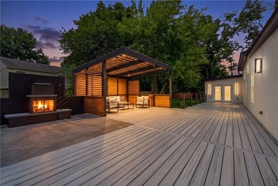 Luxury estate living meets executive convenience in this fully - photo 10