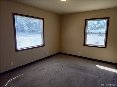 Charming home in Inglis, Fl. Discover this cozy 3-bedroom - photo 9