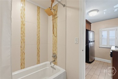 Rare opportunity to own a fully licensed short-term vacation - photo 10