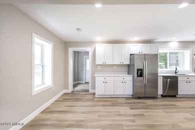 Gorgeous home, completely rebuilt and like new! And there's - photo 11