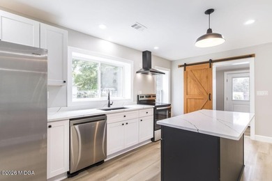 Gorgeous home, completely rebuilt and like new! And there's - photo 13