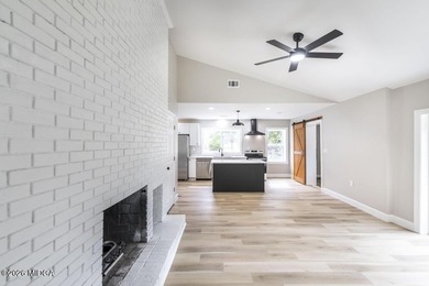 Gorgeous home, completely rebuilt and like new! And there's - photo 18