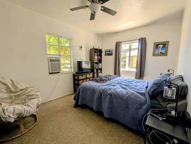 2 separate units. 2bed 1 bath front house, 1 bed 1 bath plus den - photo 21